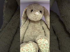 Zapatos de bebé de felpa cómodos Zapatos de conejo blanco cálido para bebés de 9 cm